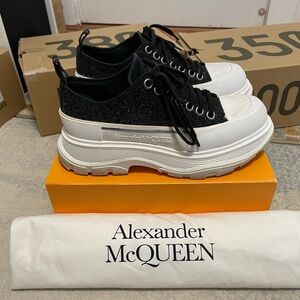 EUC Women’s Size 9 (Euro Sz 39) Alexander McQueen Thread Slick Galaxy Sneakers